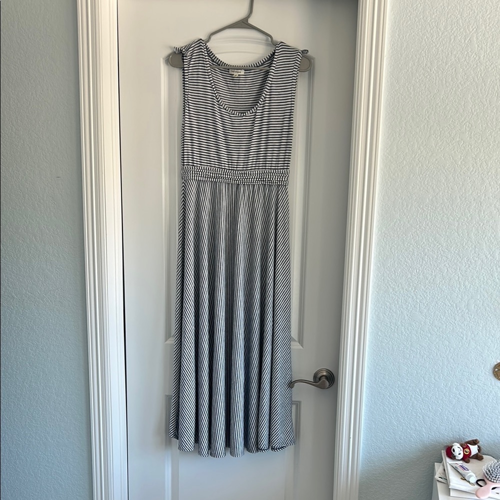 Max Studio Silver A-Line Sleeveless Maxi Dress